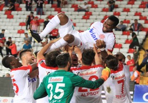 Antalyaspor Altn Sezonunu Yaad